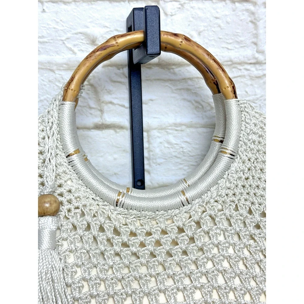 Unbranded crocheted ivory